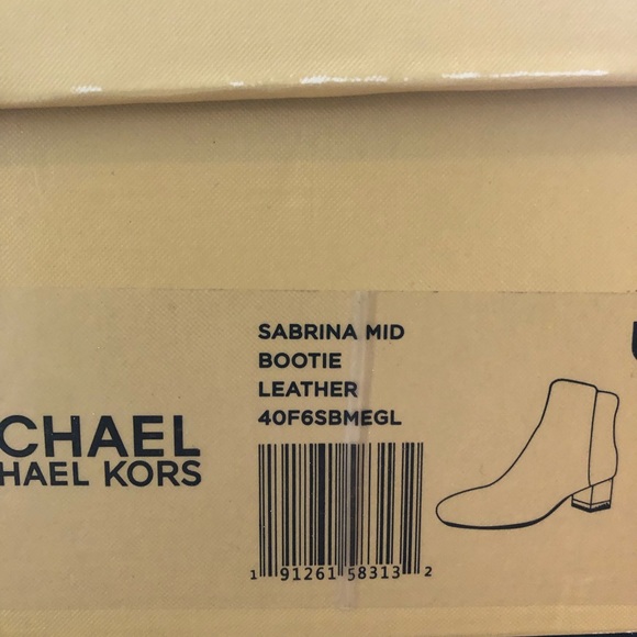 NEW Michael Kors Booties Sabrina Mid Boot - Picture 12 of 13